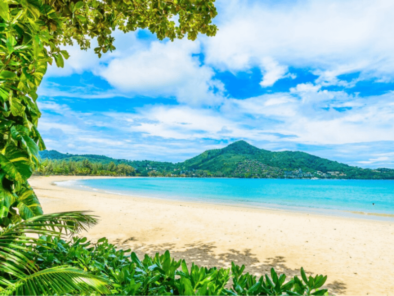 Vẻ đẹp thuần sắc tự nhiên tại bãi biển Tiên Sa – Điểm đến yên bình giữa lòng Đà Nẵng 3 Bãi cát trắng mịn và làn nước biển xanh ngọc bích tại bãi Tiên Sa Sơn Trà