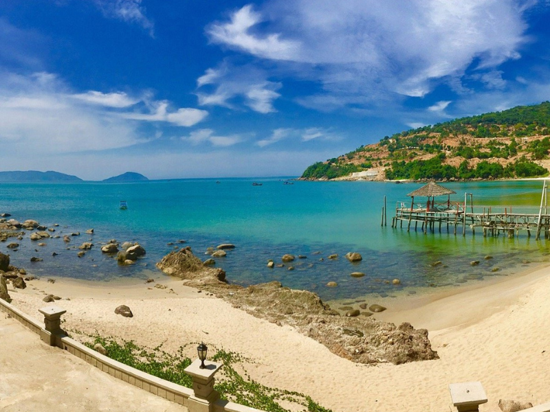 Vẻ đẹp thuần sắc tự nhiên tại bãi biển Tiên Sa – Điểm đến yên bình giữa lòng Đà Nẵng 5 Bãi cát trắng mịn và làn nước biển xanh ngọc bích tại bãi Tiên Sa Sơn Trà